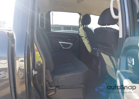 2016 Nissan Titan Xd Sv Diesel z USA, uszkodzony, nr VIN 1N6BA1F4XGN516768